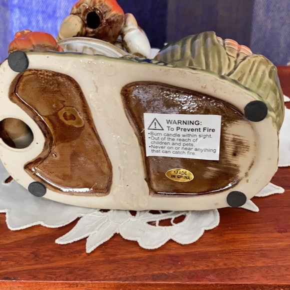 Vintage, rare, Kirkland's glazed ceramic pilgrim girl tea light holder - Picture 4 of 8